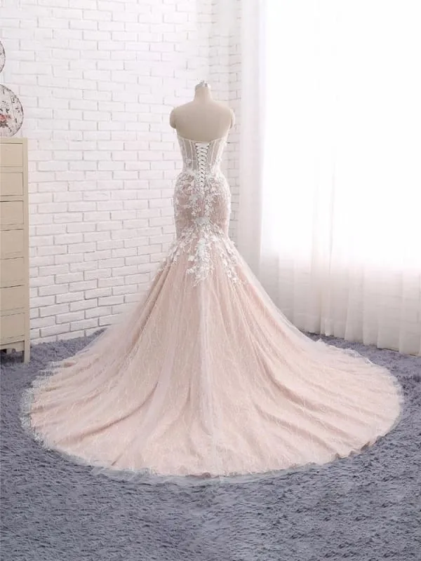 Gorgeous Sweetheart Mermaid Lace Appliqued Strapless Wedding Dress