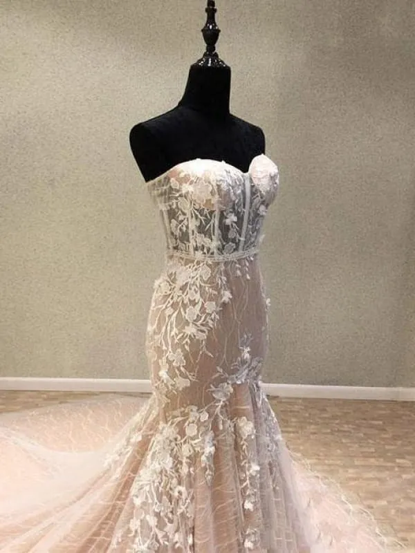 Gorgeous Sweetheart Mermaid Lace Appliqued Strapless Wedding Dress